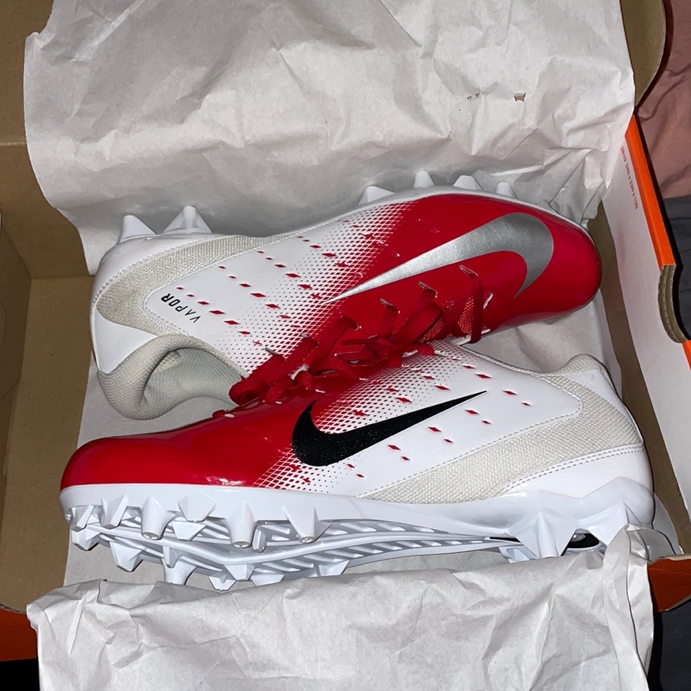 Men’s Nike football vapor cleats